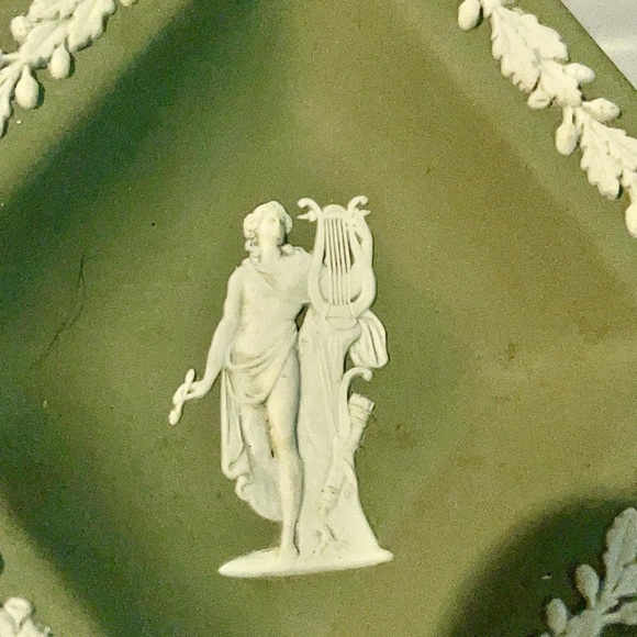 Set of  2 Wedgwood trinket dishes - Picture 1 of 6